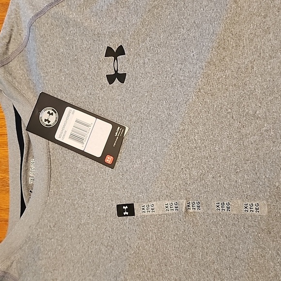 Under Armour Men's Gray T-Shirt - Picture 12 of 12